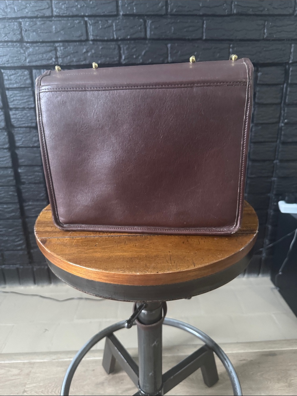 Coach Brown Leather Top-Handle Shoulder Bag with Gold Hardware - Picture 3 of 8
